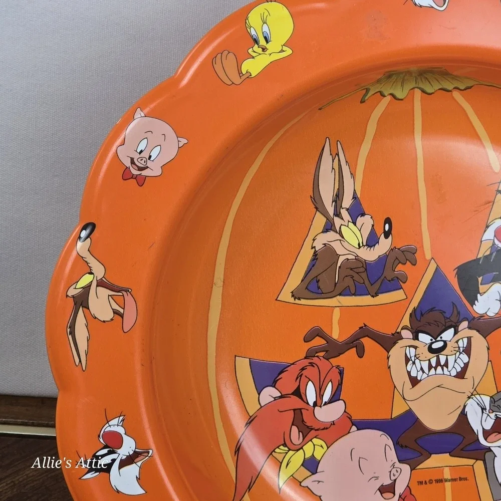Looney Tunes Halloween Candy‎ Plastic Bowl Dish Decor Vintage Bugs Taz Tweety